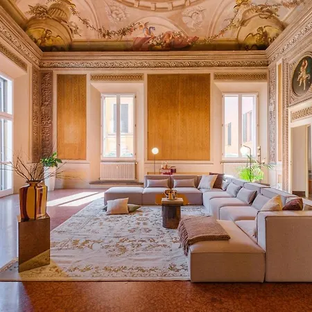 Luxury Historic Frescoed Noble Floor In *