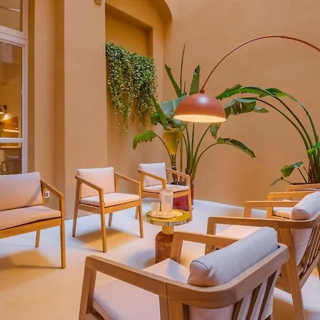 Luxury Historic Frescoed Noble Floor In Apartament